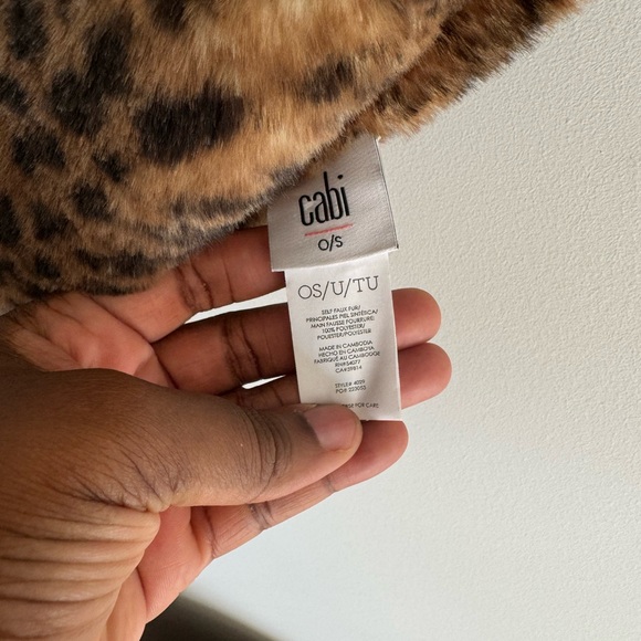 Cabi one size leopard print faux fur neck winter warmer - Picture 5 of 8